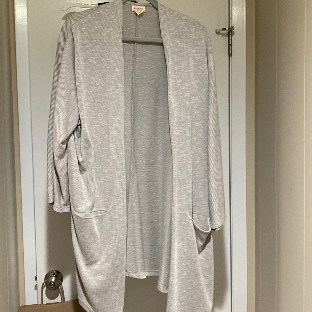 3/4 sleeve house sweater/cardigan